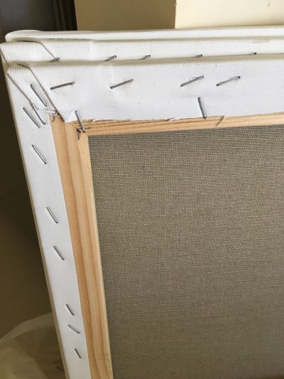 קנבסים לציורי שמן עם סיכות בגב המסגרת