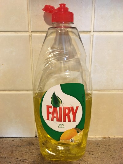 סבון לשטיפת כלים לניקוי מכחולים